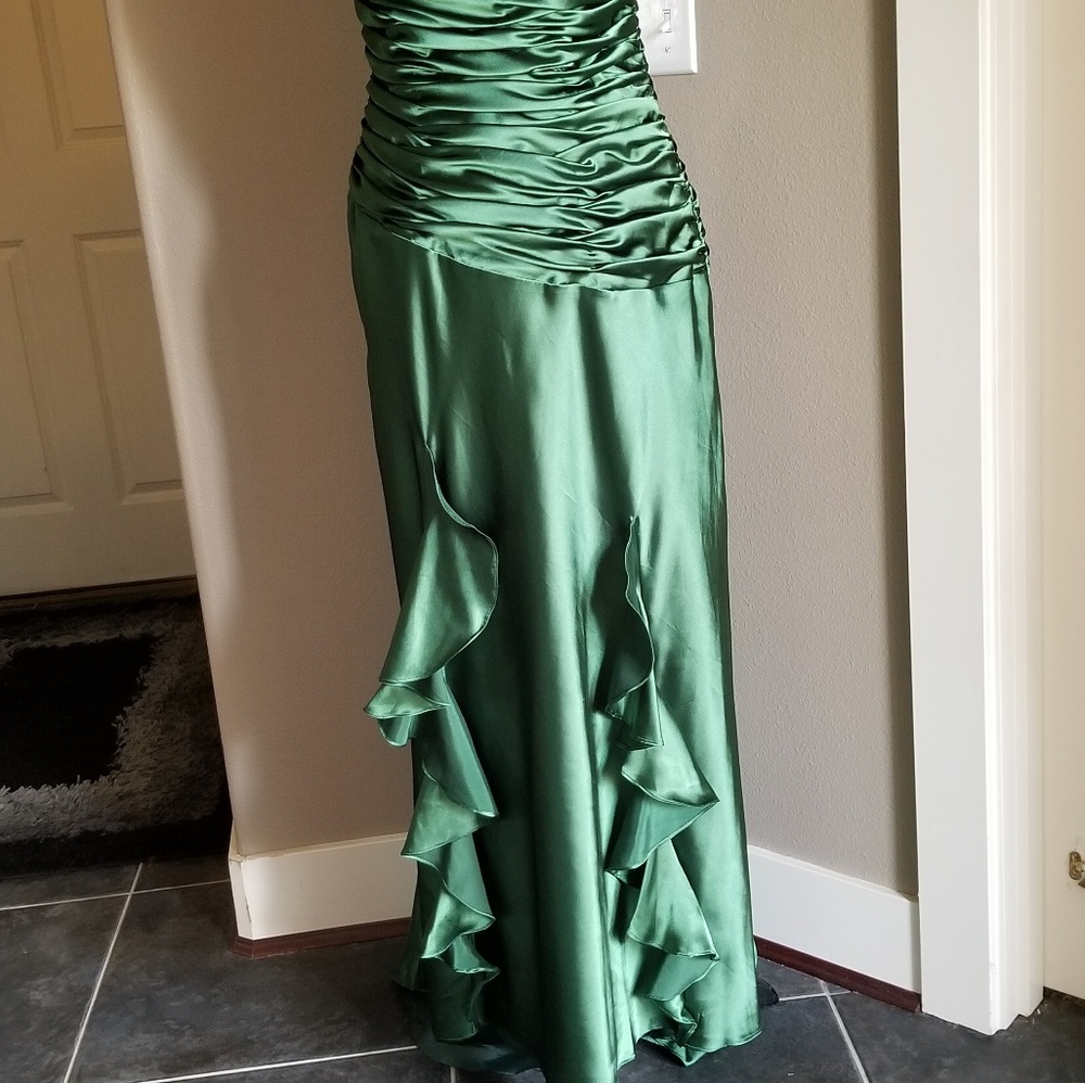 Private label emerald gown dress 12 - Picture 8 of 8